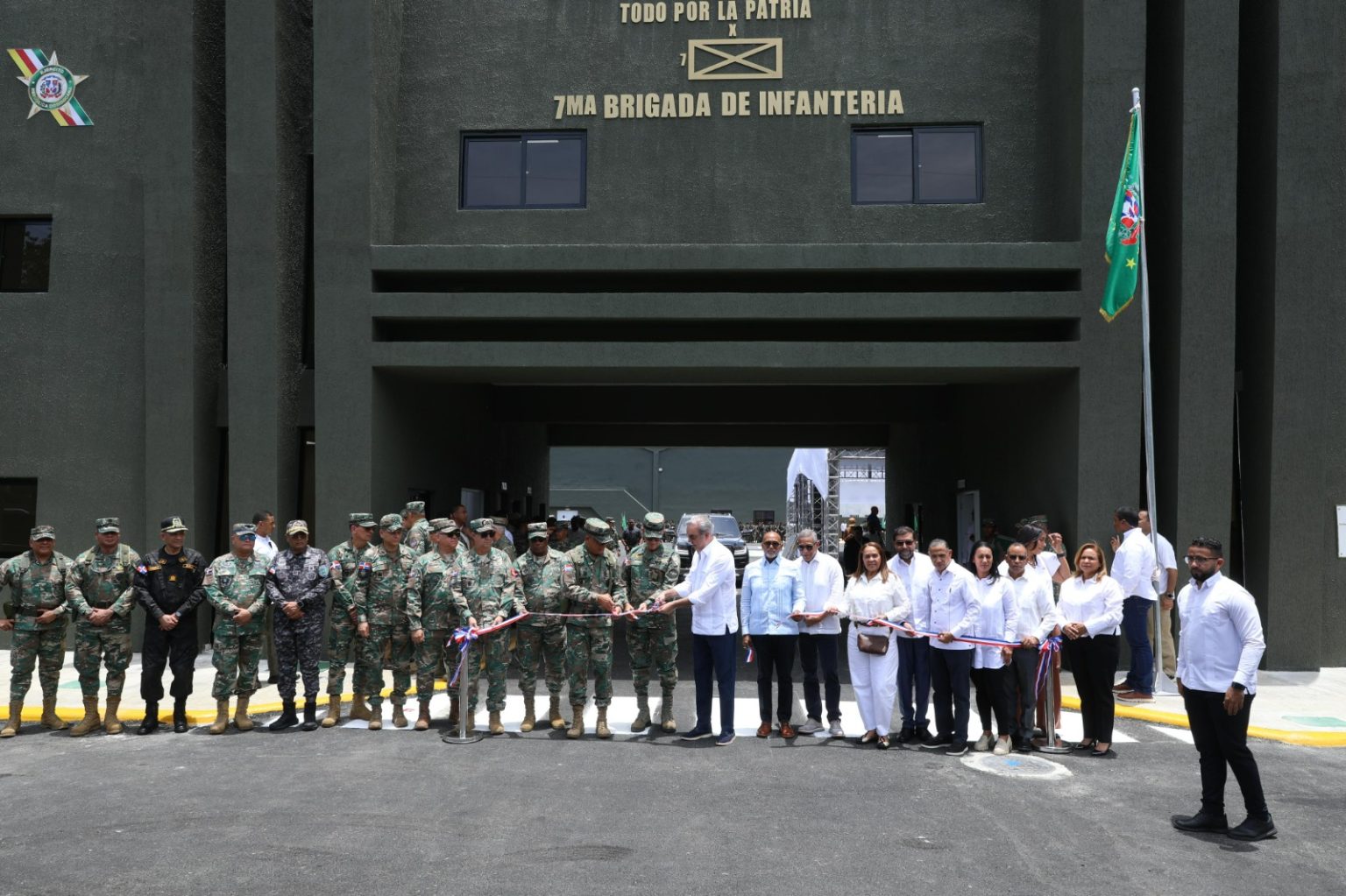 Abinader inaugura proyecto habitacional Santa Ana y Fortaleza de la provincia Duarte1