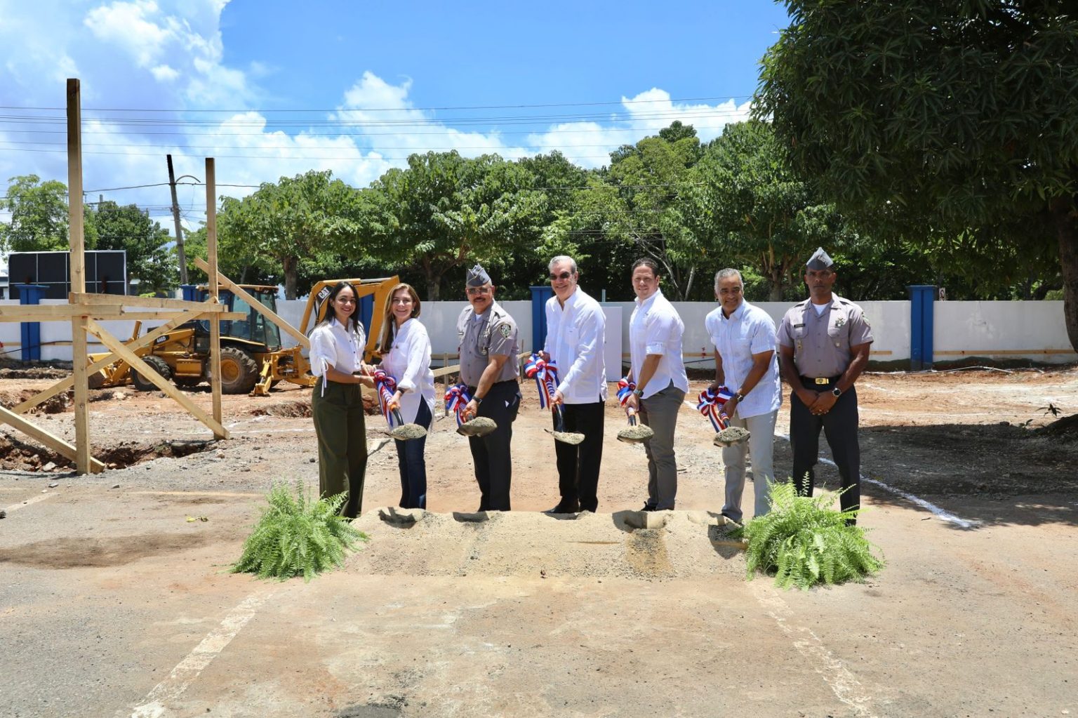 Abinader inicia construccion de nuevo edificio para el Instituto Policial de Educacion Superior