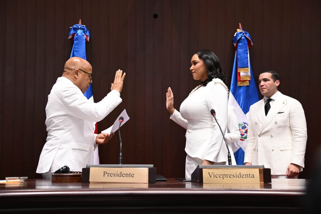 Dharuelly D´Aza nueva vicepresidenta de la Cámara de Diputados de la RD Dharuelly D´Aza eljacaguero