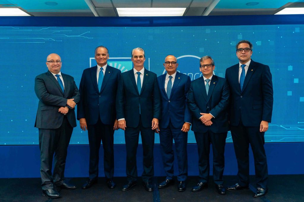 Diego Laverde Luis E. Espinola Rene Grullon Juan Lehoux Felipe Suarez y Omar Silie