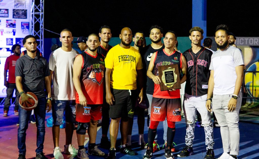 Fundación Almas Gemelas realiza Séptima Edición del ‘Encuentro de las Generaciones’ en Canca La Reina Encuentro de las Generaciones en Canca La Reina