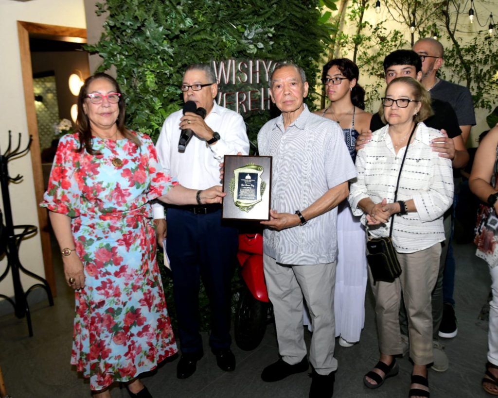 Grupo de los 100 y Gobernacion reconocen aportes de Jose Ramon Ruiz a la comunidad dominicana1