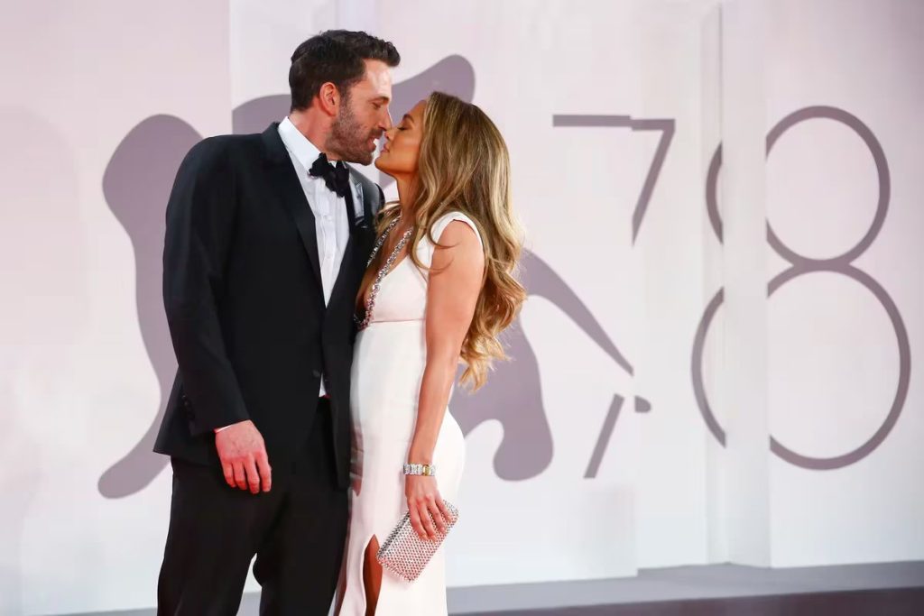 Jennifer Lopez y Ben Affleck anuncian su divorcio tras dos anos de matrimonio1