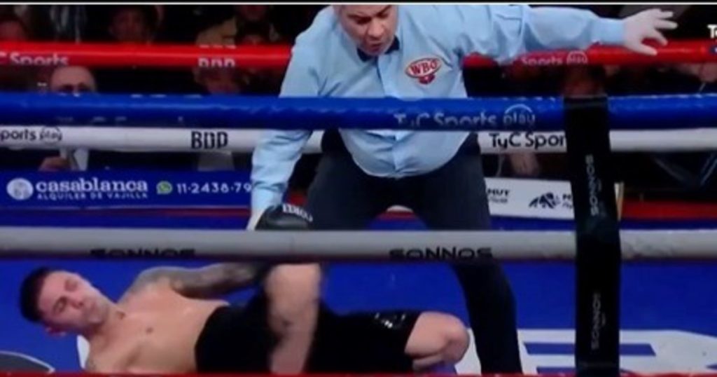 boxeo un argentino se consagro campeon tras ser noqueado por su rival despues de la campana