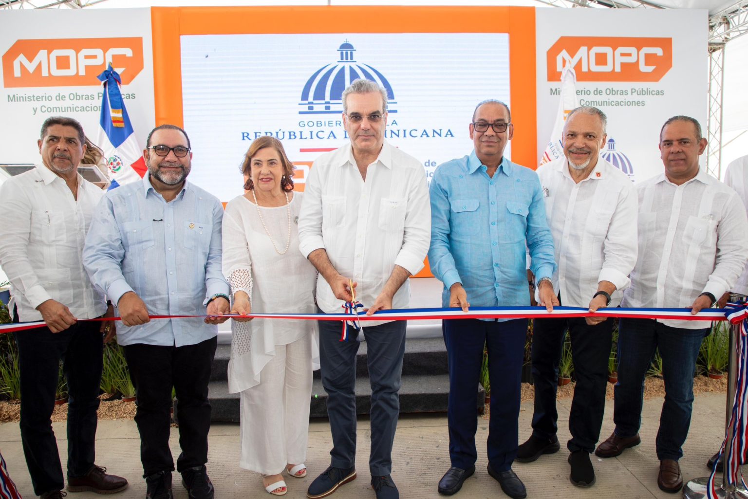 Abinader inaugura el reconstruido Mercado Municipal de La Vega tras ocho anos de su destruccion por incendio