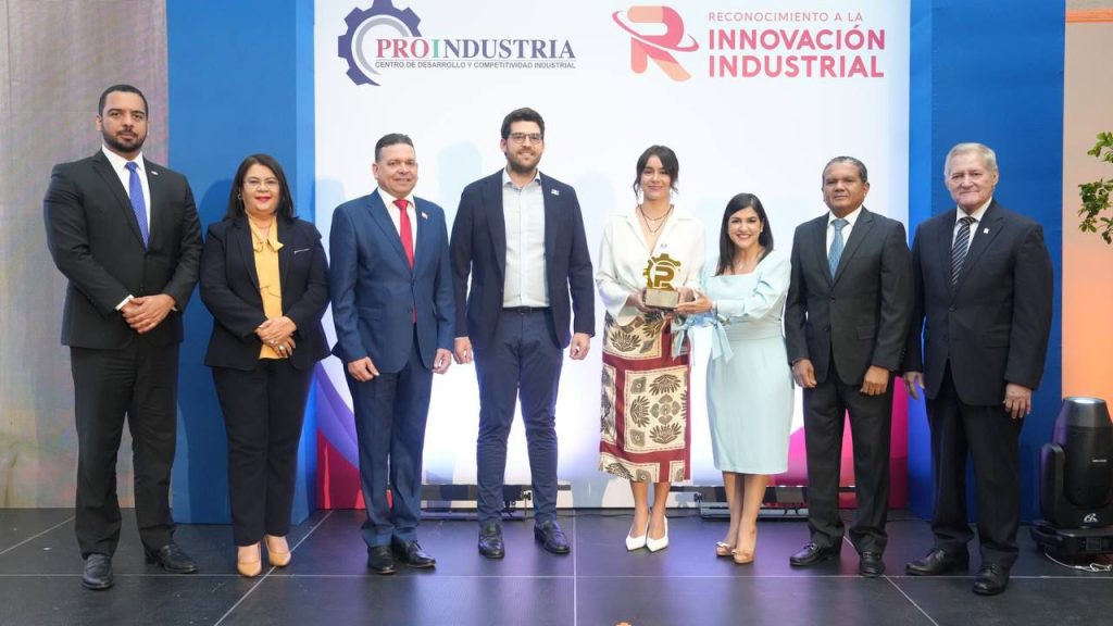 Empresas SOS Carbon y SOS Biotech ganan premios de Proindustria por su innovacion y sostenibilidad