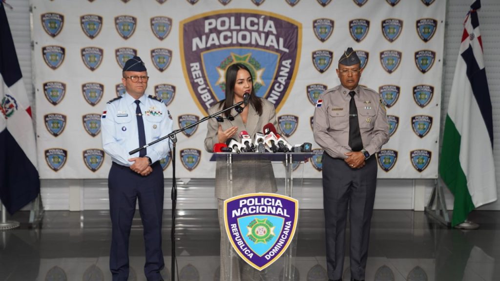 Faride Raful durante la rueda de prensa tras reunion de Fuerza de Tarea Conjunta