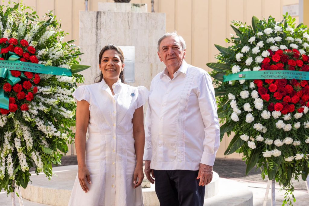 IDAC celebra 214 aniversario Independencia de México en Plaza Querétaro Foto 2 2