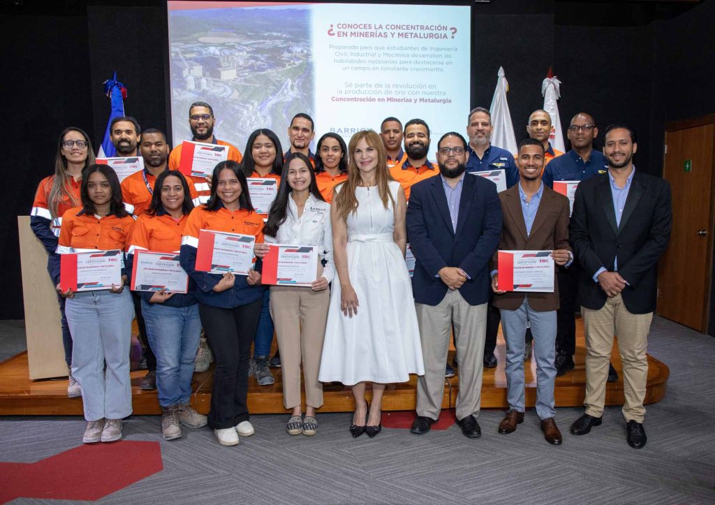 INTEC la Universidad de Chile y Barrick Pueblo Viejo graduan primera corte del Diplomado en Mineria y Metalurgia