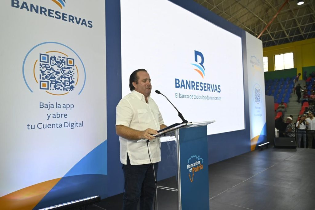 Jose Ignacio Paliza ministro de la Presidencia exhorto a la comunidad a acercarse a las jornadas Bancarizar es