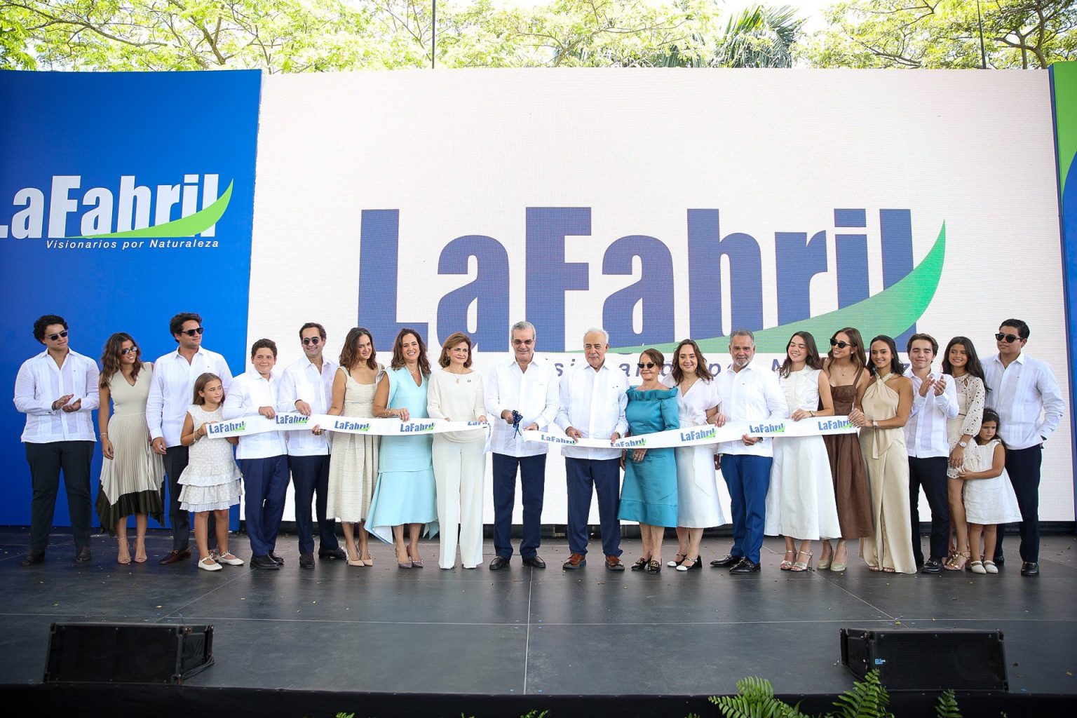 La Fabril inaugura su tercera refineria en Santiago con la presencia del presidente Abinader y la vicepresidenta Raquel Pena