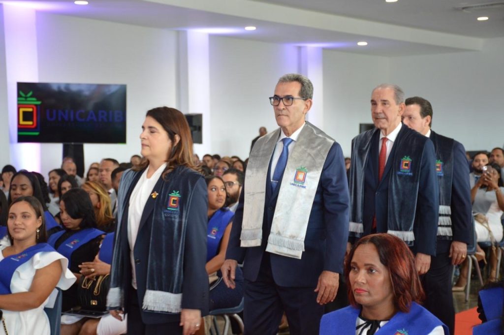 Luciano Diaz Morfa en su Quincuagesima Tercera Graduacion Ordinaria1