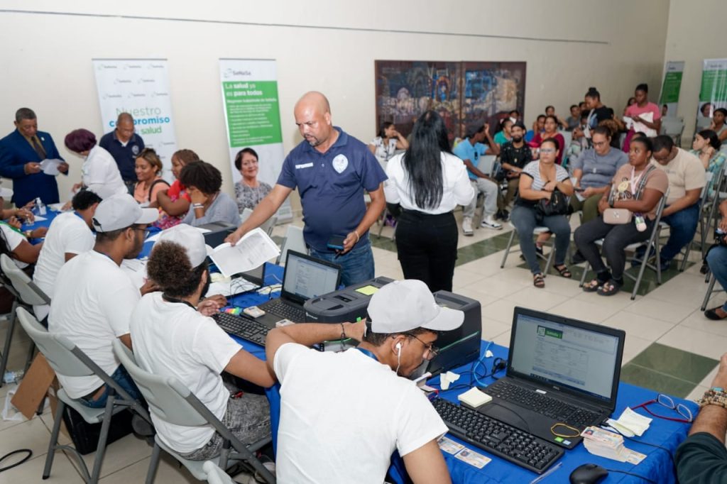 SeNaSa y UASD firman convenio para carnetizar a mas de 50 mil estudiantes en regimen subsidiado1