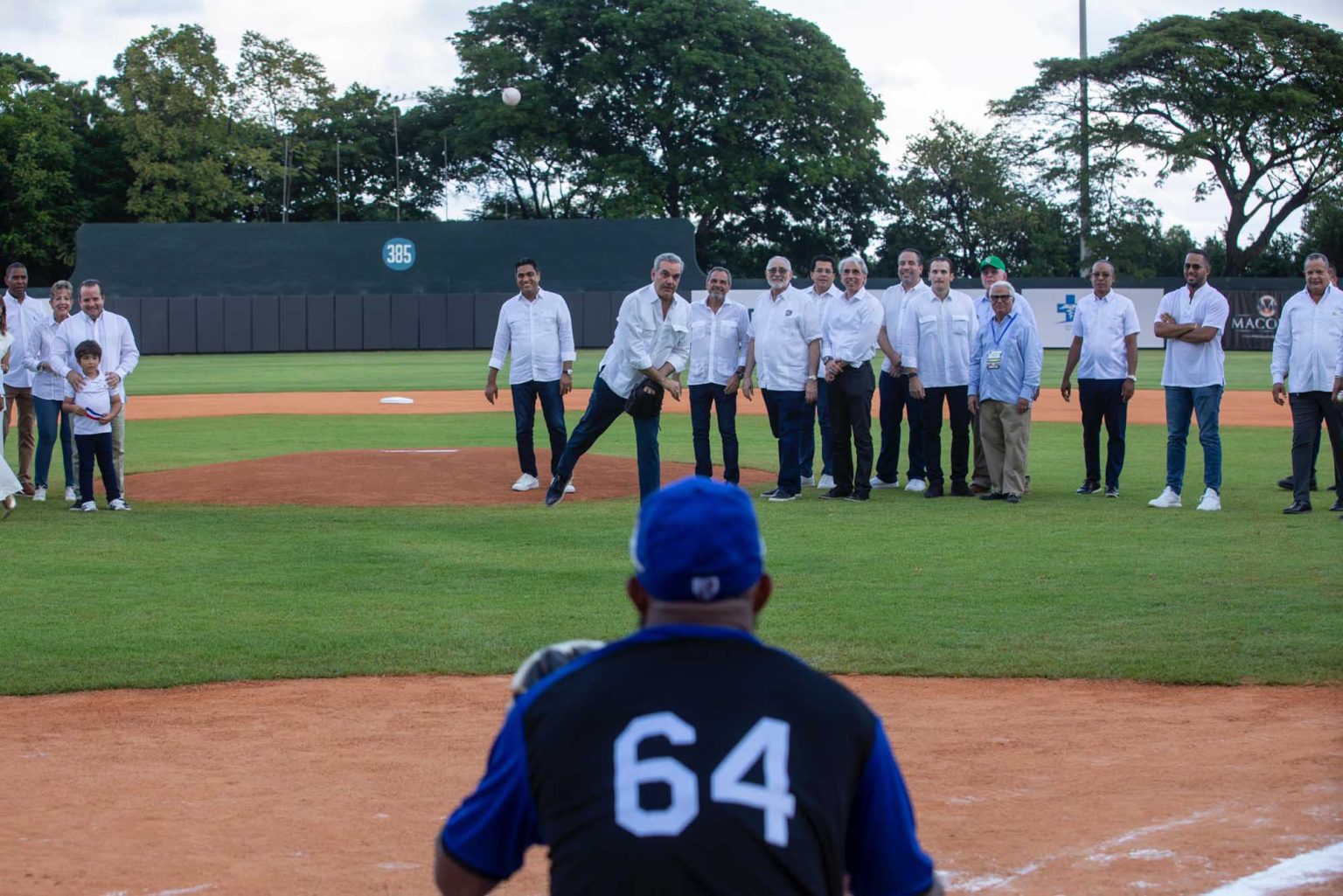 Abinader inaugura remozado Estadio Jose Briceno en Puerto Plata tras decadas de abandono