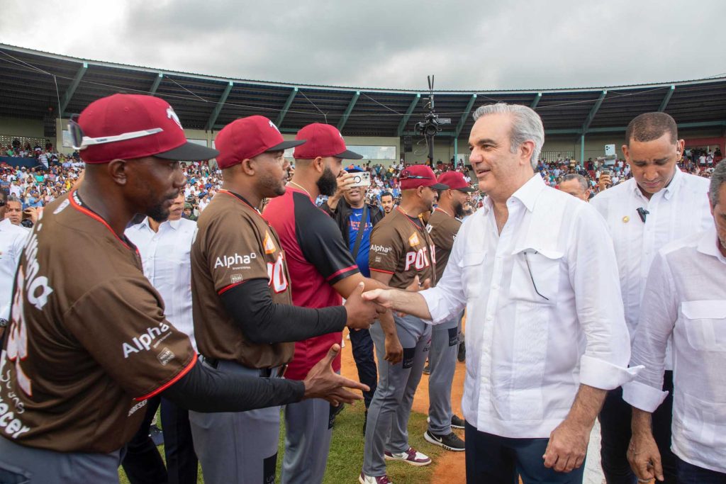 Abinader inaugura remozado Estadio Jose Briceno en Puerto Plata tras decadas de abandono1