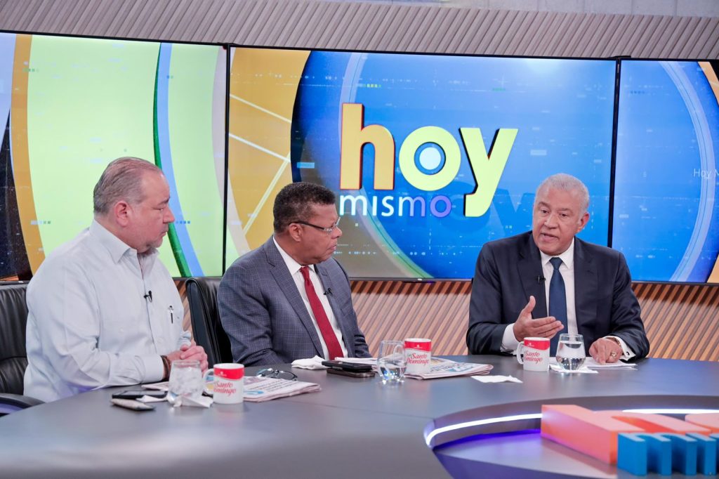 Andrés Bautista resalta la importancia del encuentro tripartito para lograr consenso en la reforma fiscal Andres Bautista resalta la importancia del encuentro tripartito para lograr consenso en la reforma fiscal