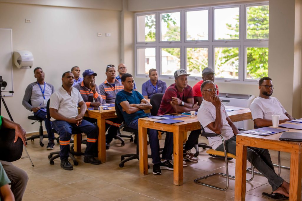 Entidades de Las Terrenas capacitan su personal para la poda de árboles Curso Poda de arboles en Las Terrenas 3