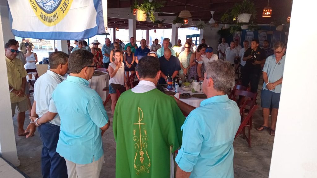 bendicion religiosa durante la ceremonia de apertura