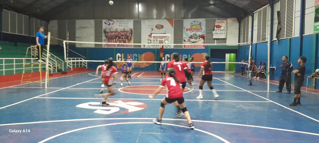 Cluci avanza a la final del Voleibol Alcaldía de Santiago 1001360258