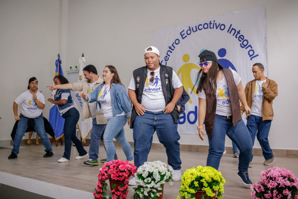 ADOSID inaugura Centro Educativo Integral1