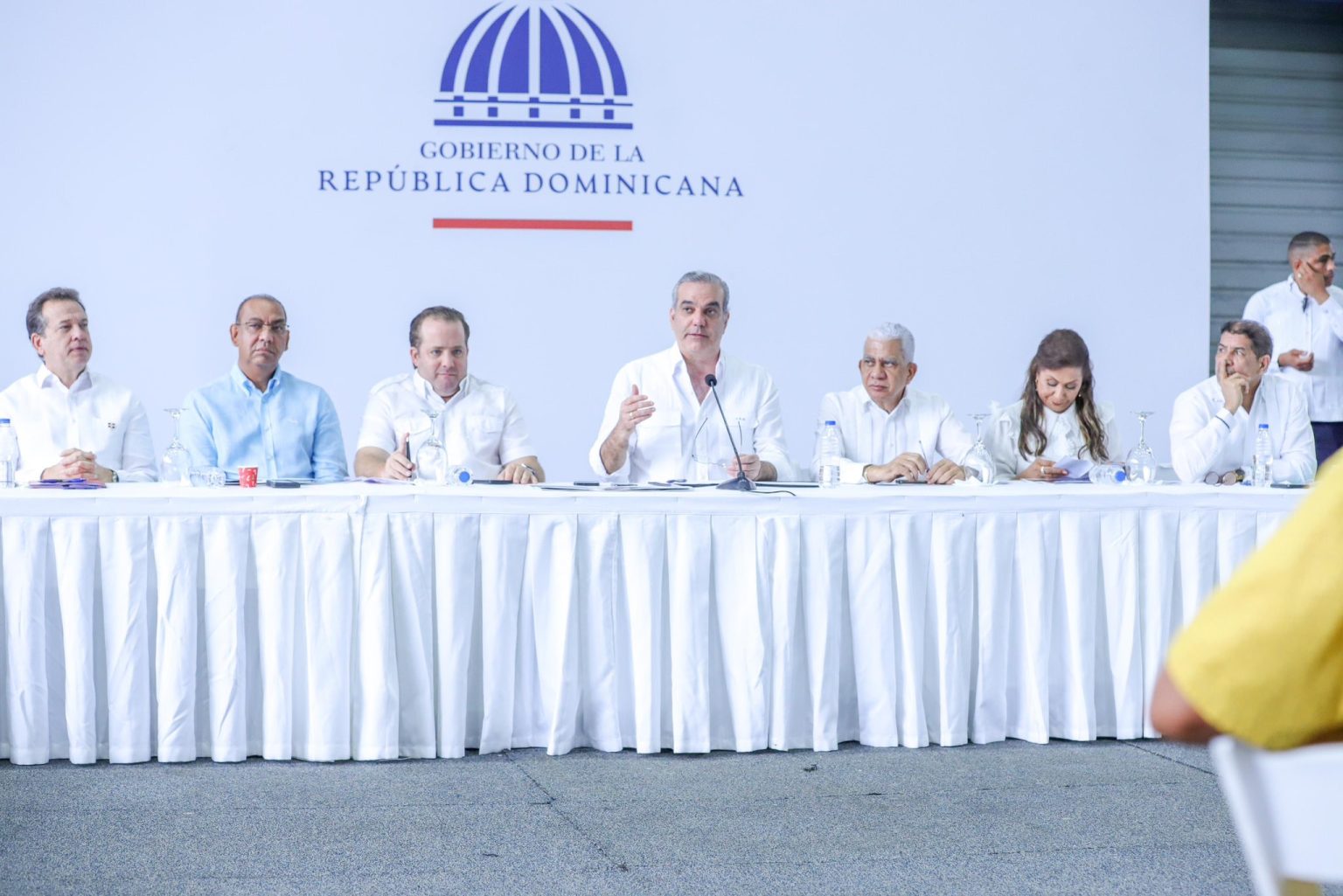 Abinader impulsa desarrollo en Sanchez Ramirez con inversion de RD2900 millones en obras viales agua salud y educacion