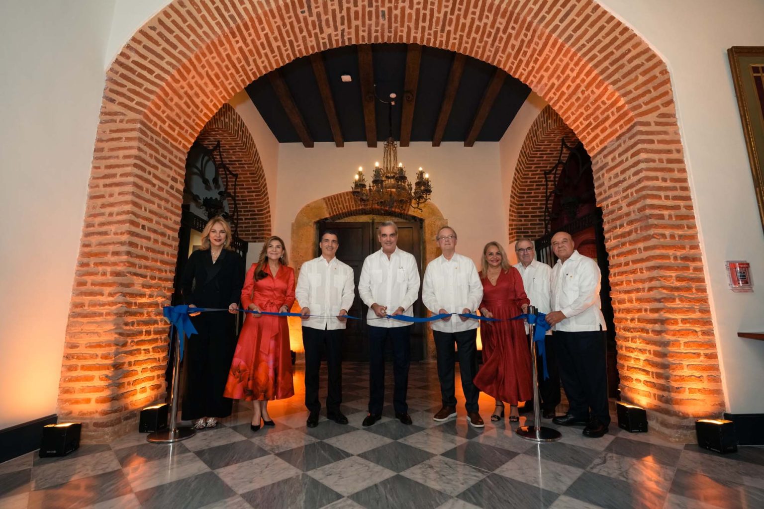 Abinader inaugura Centro Cultural Taino Casa del Cordon