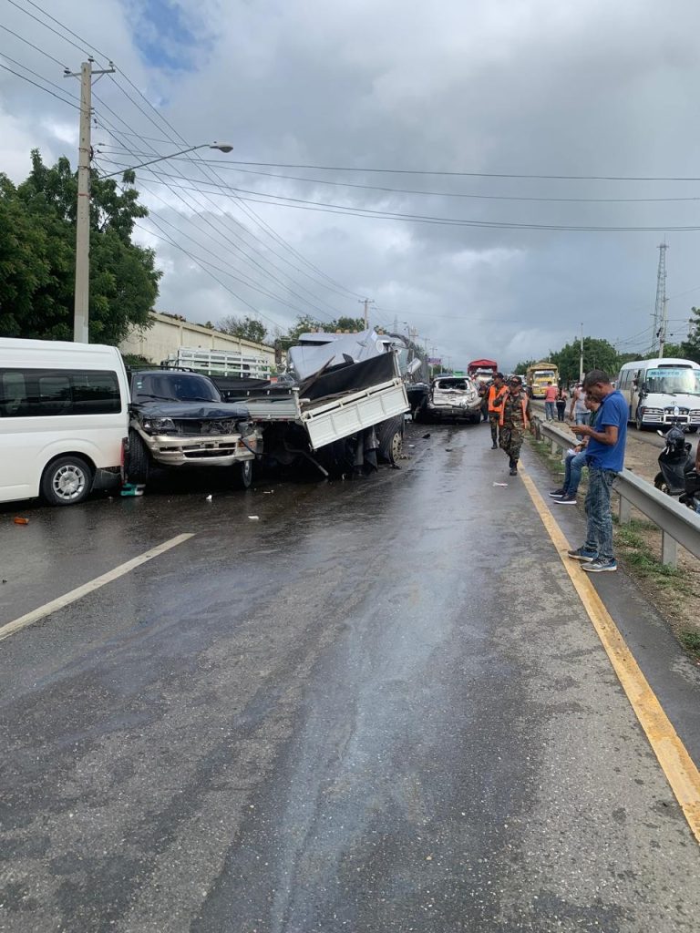 Accidente en la autopista Santiago Navarrete imprudencia de los conductores o el mal tiempo por las lluvias1