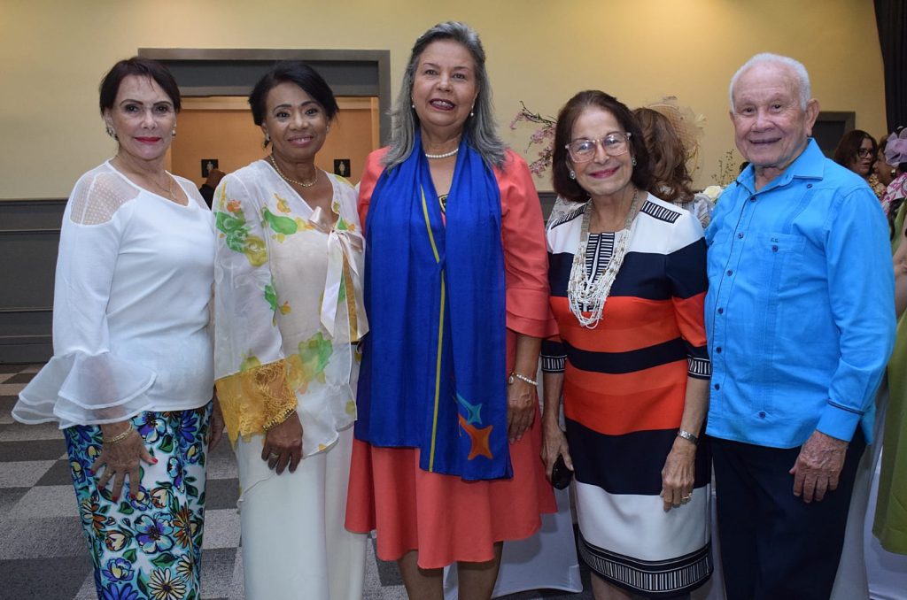 Club Rotario Santo Domingo Bella Vista celebra con exito su Tarde de Te en honor a Miguelina Acosta