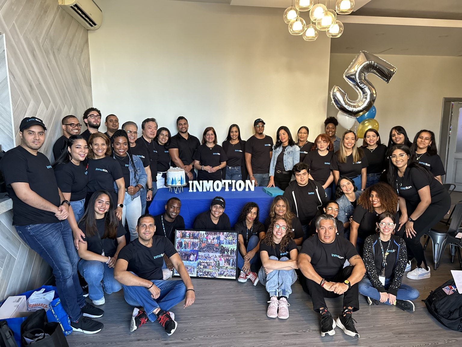 Equipo Inmotion durante 5to aniversario 1