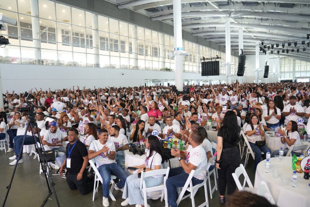 GBC Farmacias celebra 28 anos de exitos con grandiosa fiesta para sus colaboradores1