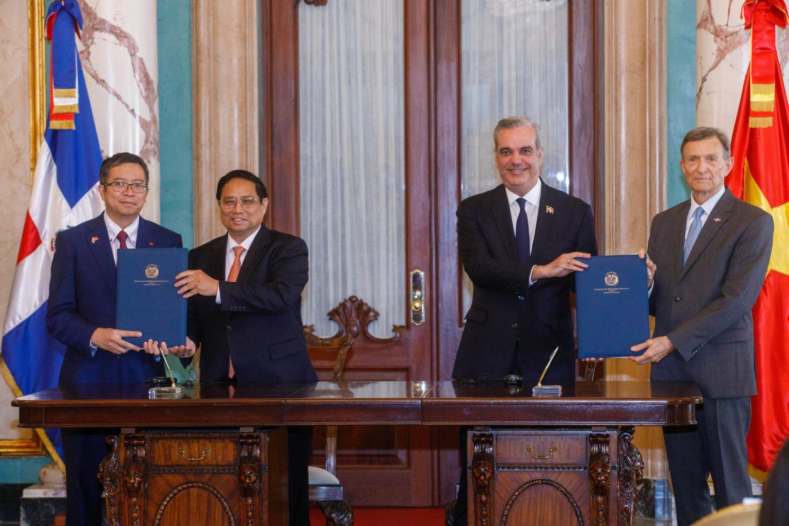 Gobierno Dominicano y Vietnam firman historicos acuerdos para fortalecer comercio cooperacion y educacion