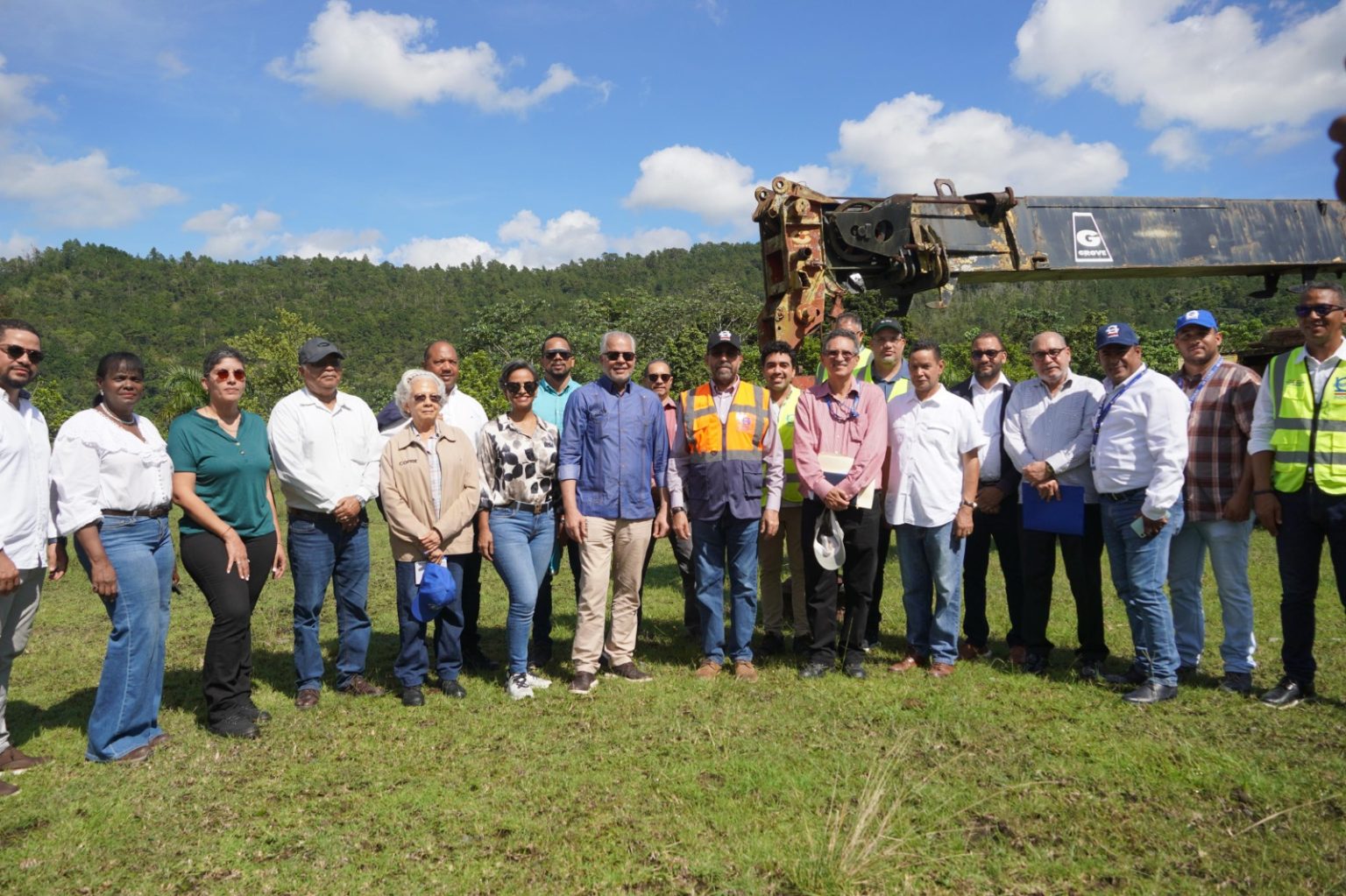 INDRHI entrega a EGEHID campamento del proyecto de la presa de Guaigui