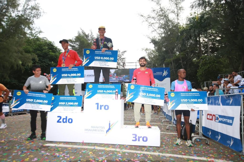Álvaro Abreu y Soranyi Rodríguez brillan en el Maratón Monumental Primer Santiago de América 2024 Maraton Monumental 2024 Ganadores 42 kilometros