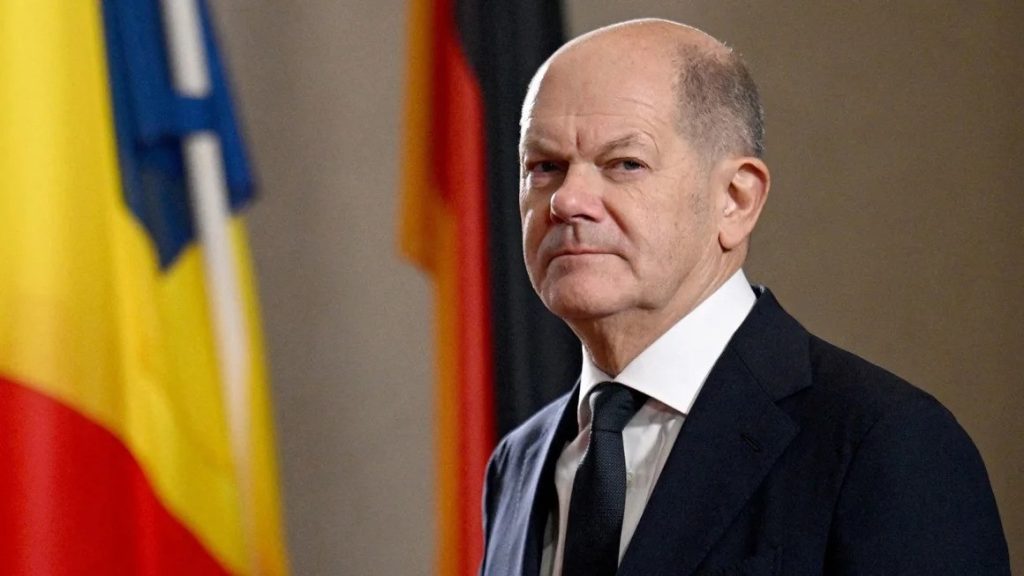 Olaf Scholz es fotografiado en la Cancilleria de Berlin Alemania el 15 de noviembre de 2024