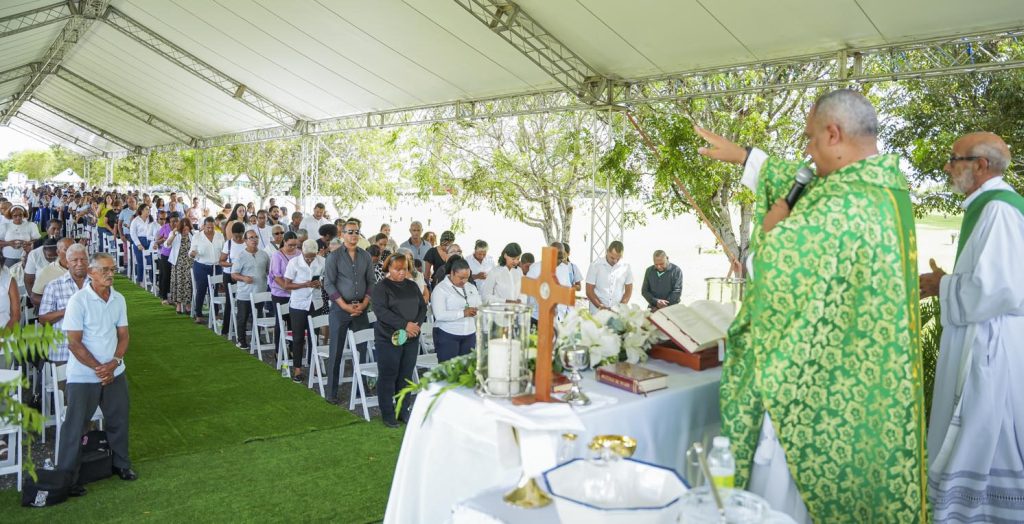 Parque del Prado celebra eucaristia en homenaje a los Fieles Difuntos