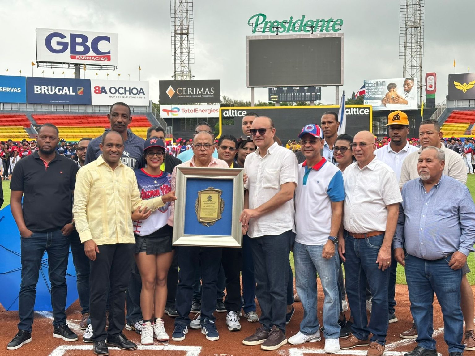 Torneo de Beisbol Juvenil Santiago 2024 en el Estadio Cibao dedicado al doctor Plutarco Arias