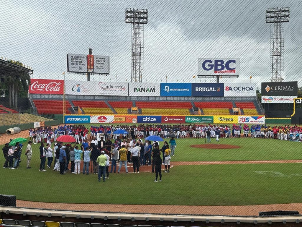 Torneo de Beisbol Juvenil Santiago 2024 en el Estadio Cibao dedicado al doctor Plutarco Arias1