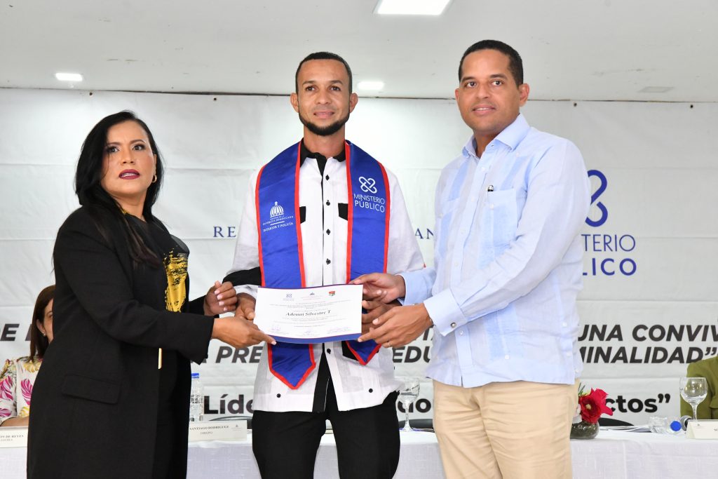 Hato Mayor tiene 137 lideres más que fomentarán la paz y la convivencia WhatsApp Image 2024 11 21 at 11.13.02 AM