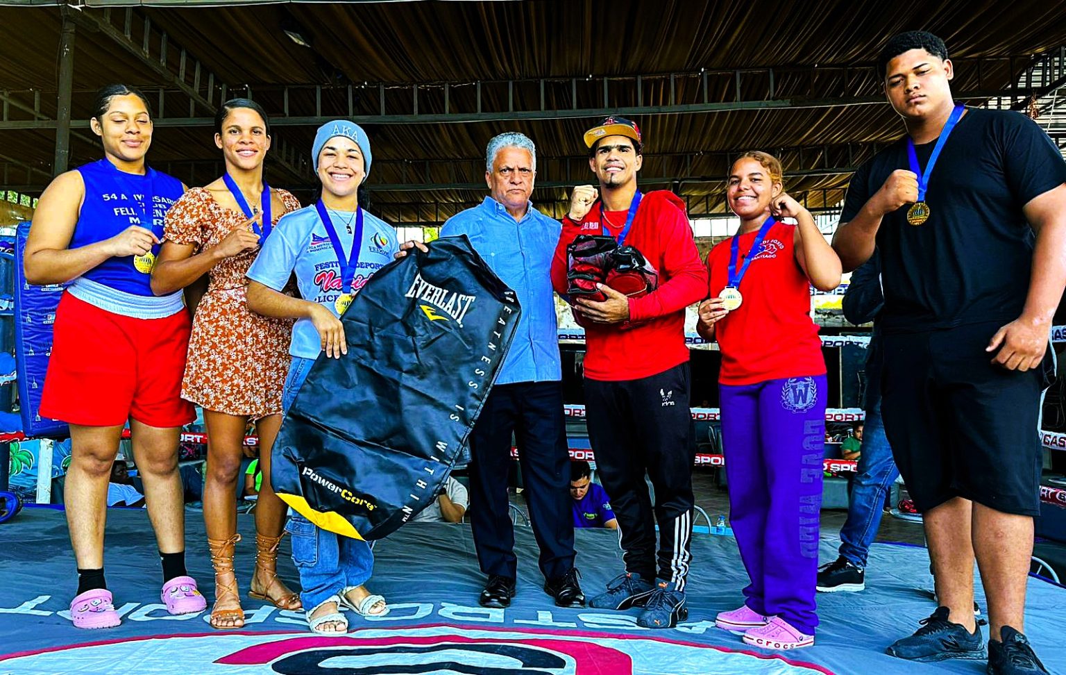 1 Entrega de medallas y utileria de boxeo