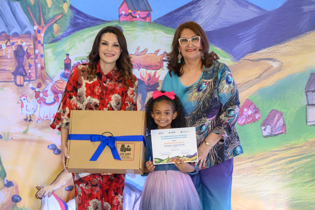 Voluntariado Banreservas premia a los ganadores del concurso Pintura Infantil Navideño Nidia Serra 2024 1er lugar categoria A 55 concurso de pintura infantil Nidia Serra