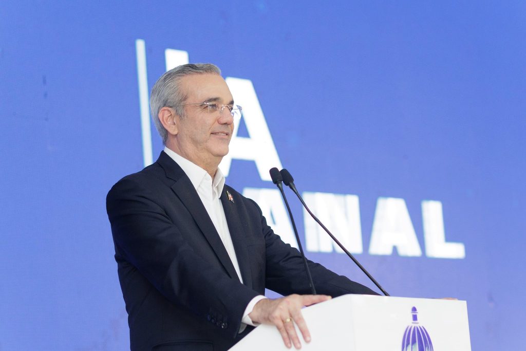 Presidente Abinader inicia construcción del Teleférico Santo Domingo Oeste y detalla obras en beneficio de 400 mil personas Abinader inicia construccion del Teleferico Santo Domingo Oeste y detalla obras en beneficio de 400 mil personas