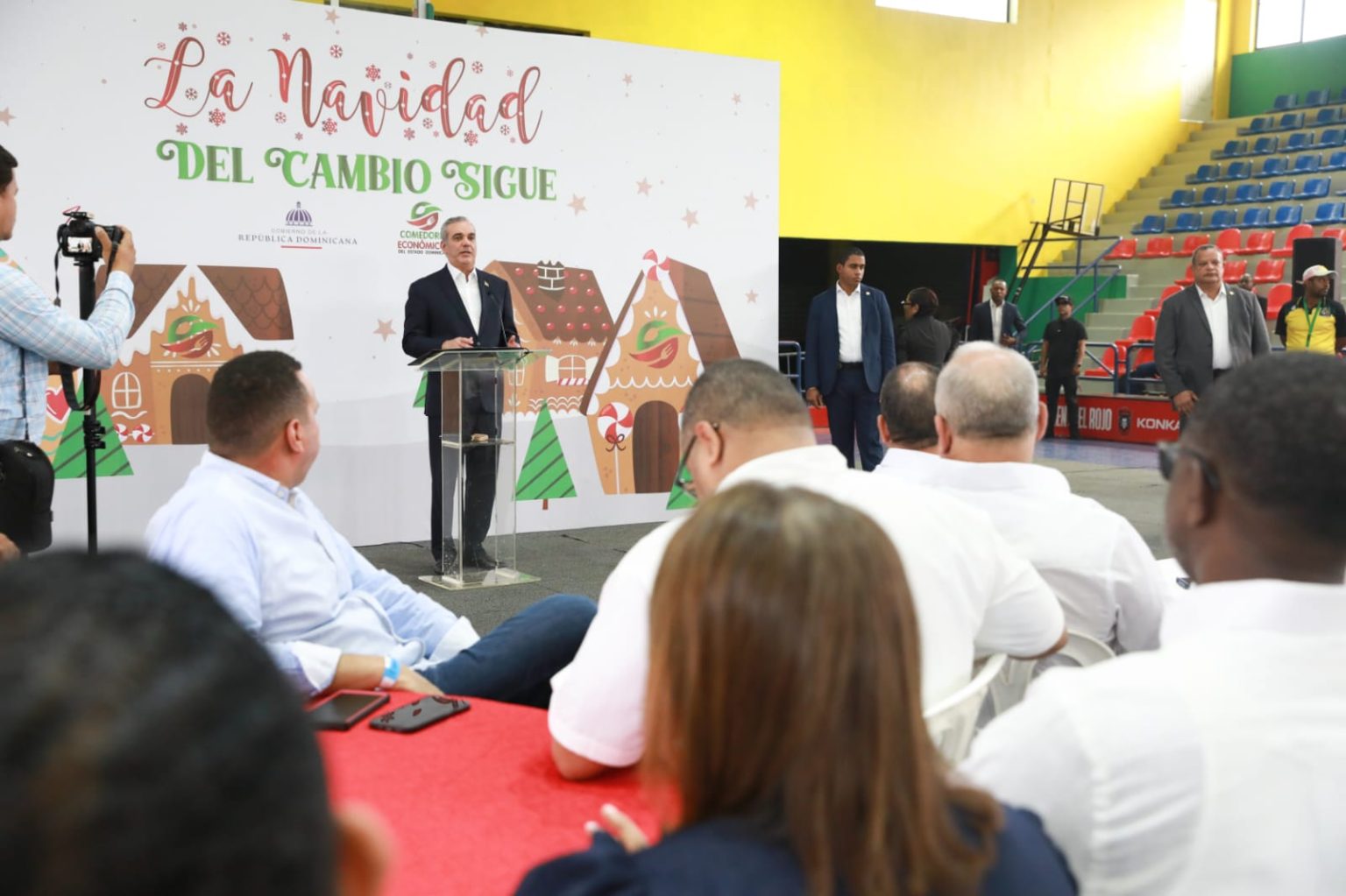 Abinader reafirma compromiso con la calidad de vida de los dominicanos y anuncia planes innovadores para 2024