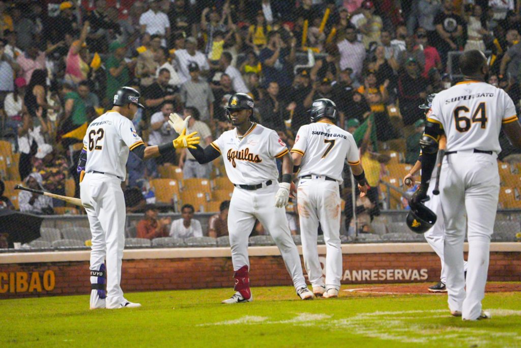 Águilas vencen a las Estrellas y logran el primer lugar en la LIDOM Alberto Rodriguez eljacaguero
