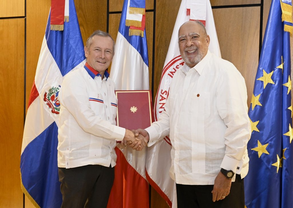 Embajador de Francia Rectorde INTEC