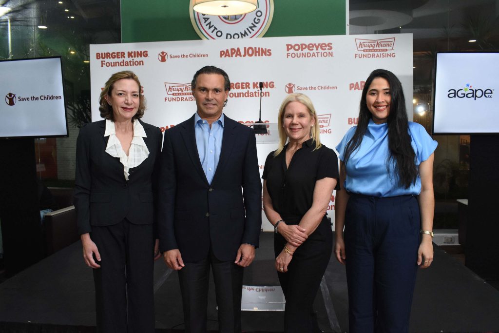 Grupo Ágape y sus marcas se unen a Save The Children para apoyar a niños y jóvenes en República Dominicana Isabel Turull Juan Tomas Diaz Margarita Turull y Alexandra Bodden