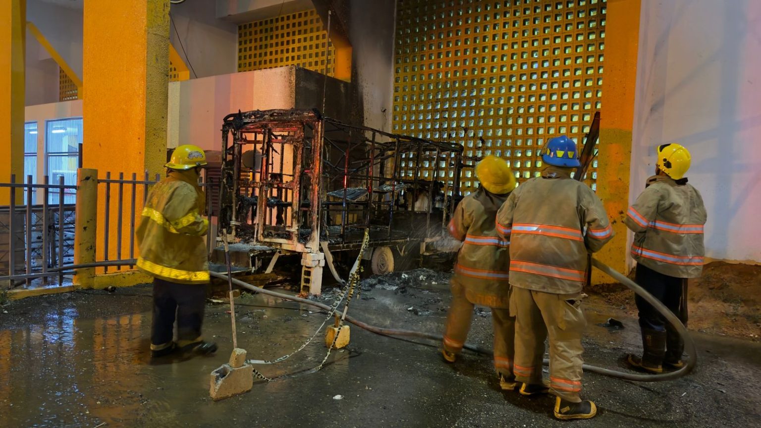 incendio no afecto al Estadio Cibao eljacaguero