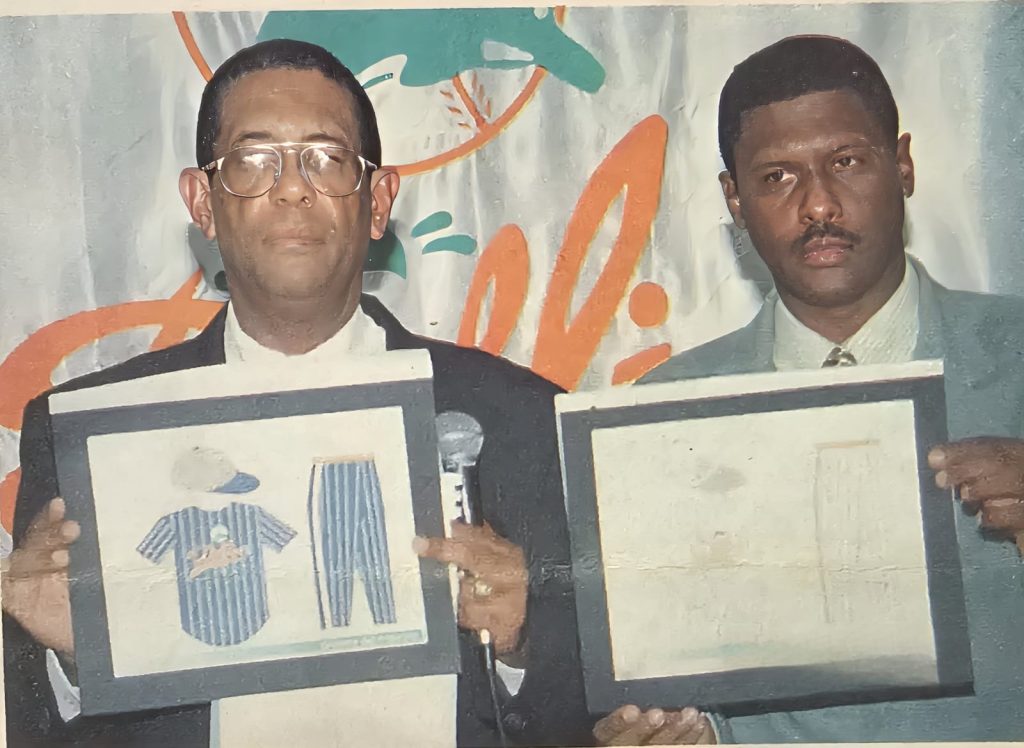 Tiburones o Delfines: La franquicia de Puerto Plata 3d14fd7f f29c 416d 965e 26b21c72d9d0