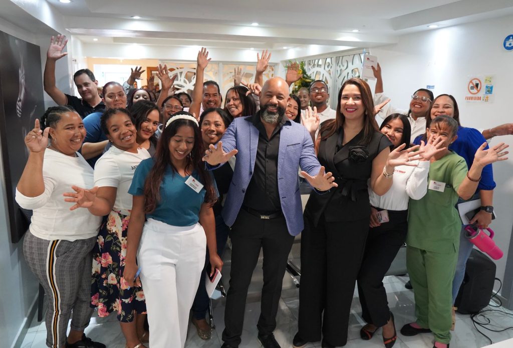 APLAS American Plastic Surgery fortalece la excelencia en el servicio con capacitación integral APLAS American Plastic Surgery fortalece la excelencia