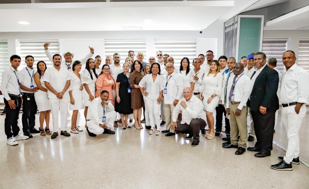 Alcaldía de Santiago capacita a 41 empleados municipales en ecología básica Alcaldia de Santiago capacita a 41 empleados municipales en ecologia basica