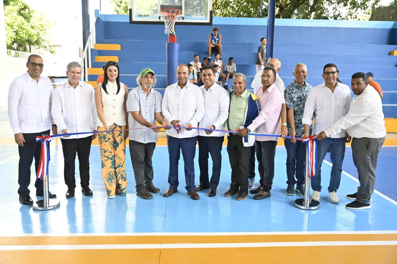 Banreservas y Fundacion Padre Rogelio inauguran polideportivo en Villa Juana para fomentar la integracion juvenil